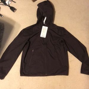 Lululemon like the windshell